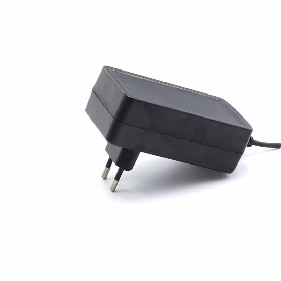 5V/12V/18V/24V/36V/ 500mA/1A/1.2A/3A/2.5A/2A/0.5A/1.25A/0.75A 300mA Firewire to HDMI アダプター (中国製)